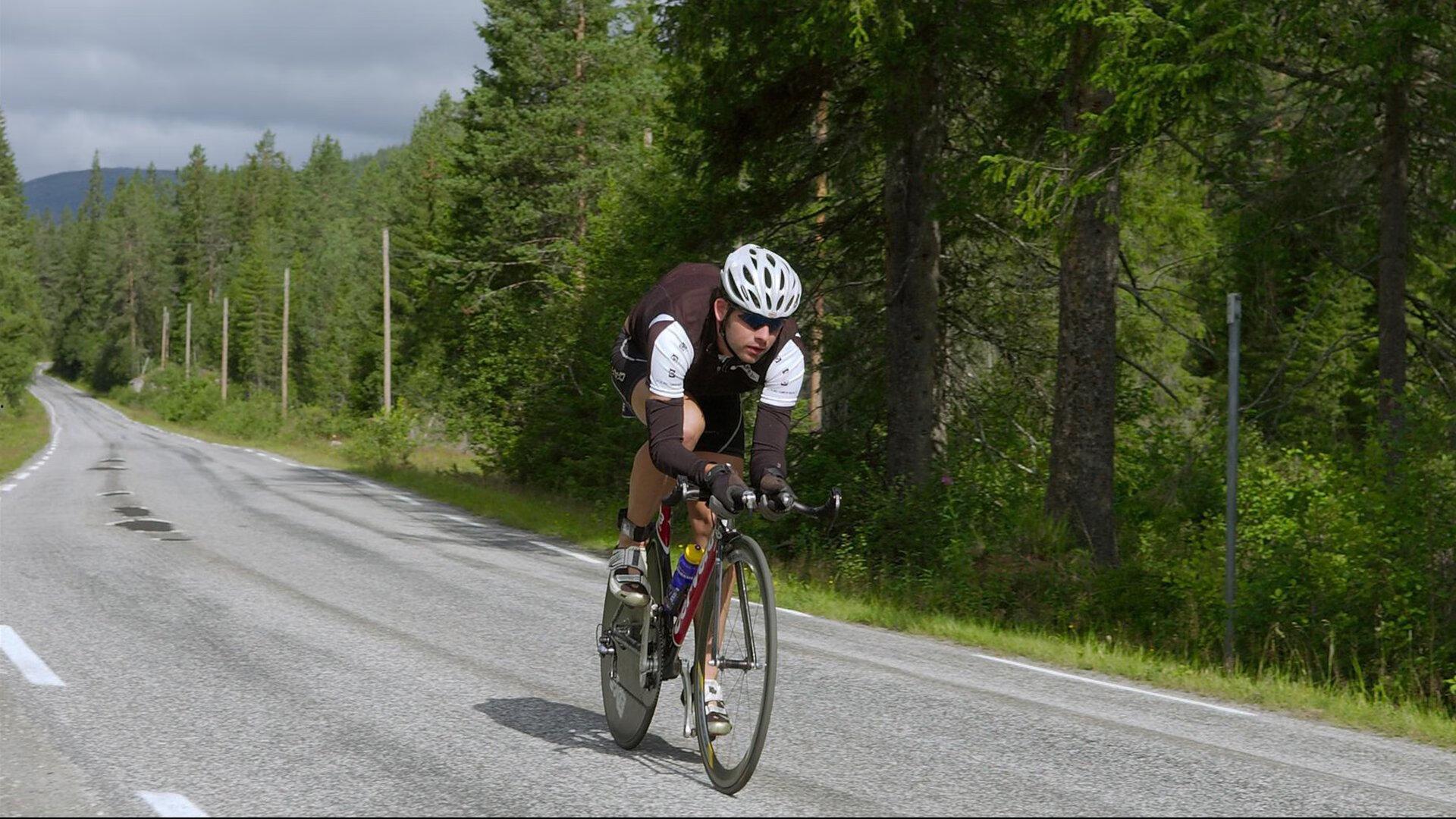 23岁新星打破尘封15年世界纪录，田径史迎来崭新篇章